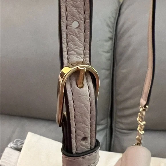 Tory Burch Harper Leather Crossbody Bag 
Bedrock color.  EUC GOLD IN STRAP - Picture 13 of 14